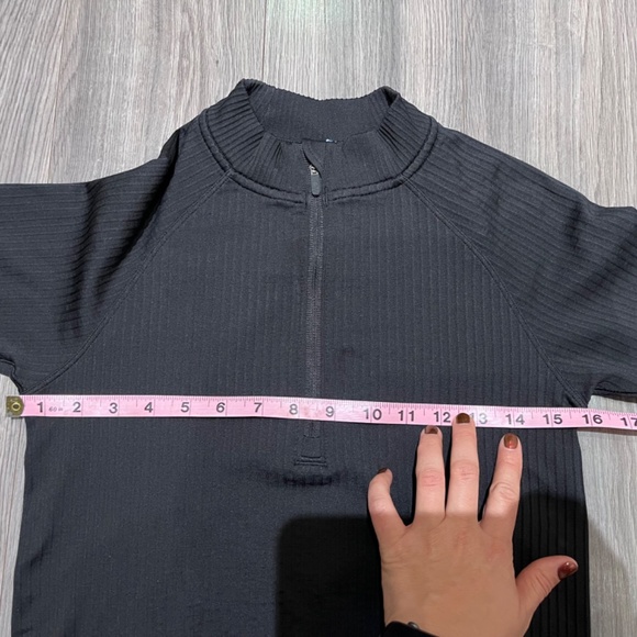 lululemon rest less cropped half zip black size 4/6 comfy casual - Picture 4 of 7